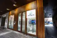 Fachada de la Clínica Dental Sada Borrás en la Avenida Pío XII, Pamplona