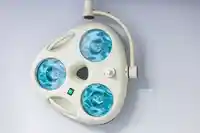 Lámpara quirúrgica de alta intensidad