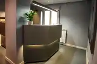 Mostrador de recepción en la clínica de Tafalla